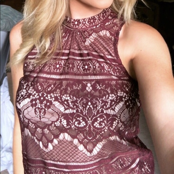 Lace halter top - Picture 3 of 3